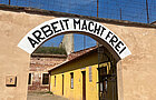 Eingang des Konzentrationslagers Theresienstadt